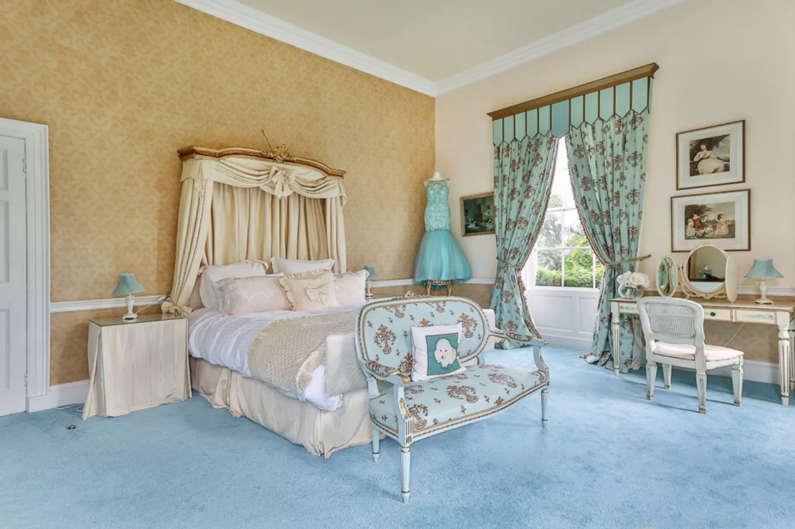Walcot Hall-Bedroom