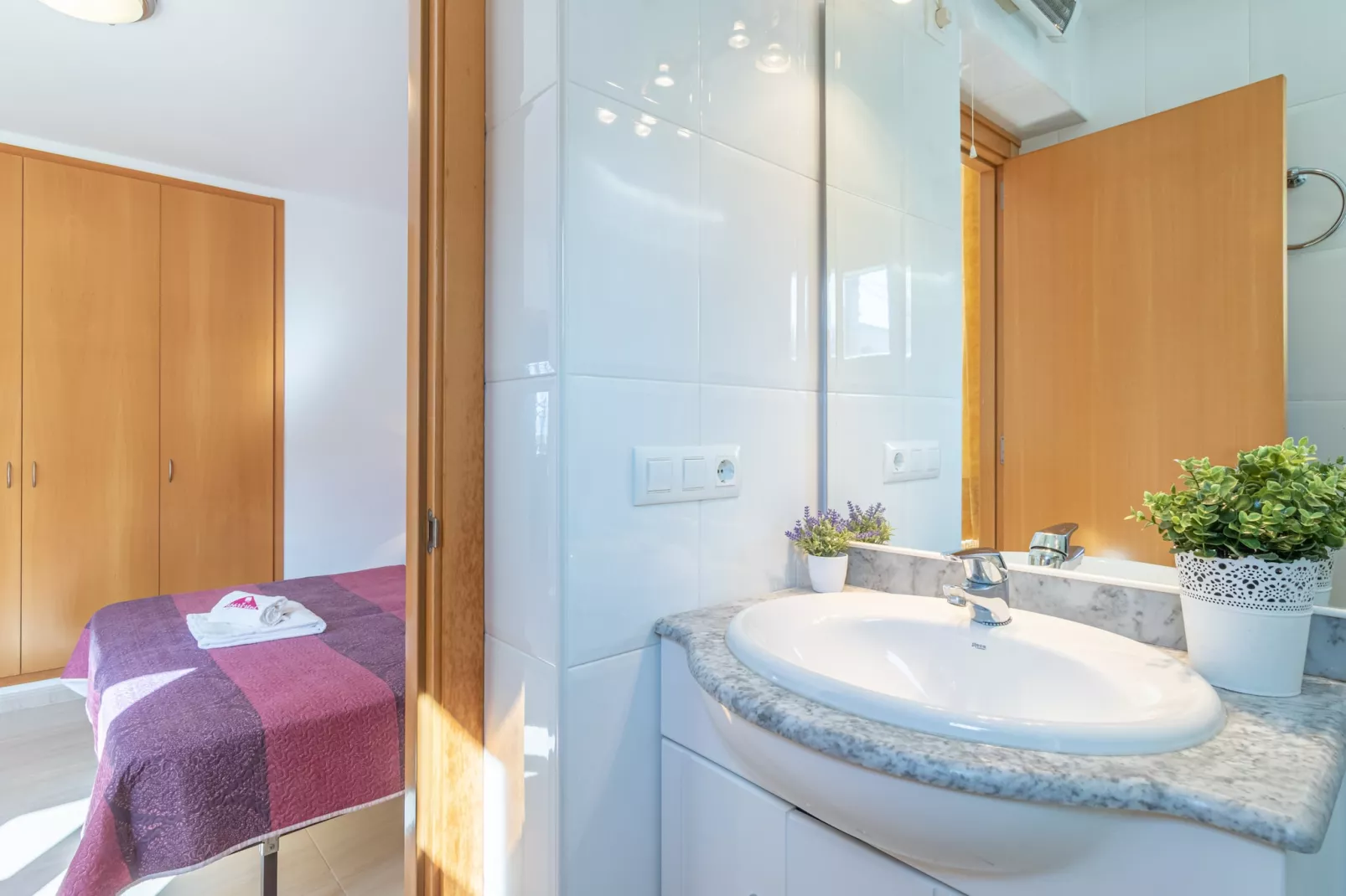 2029-GRECS 39-Salle de bain