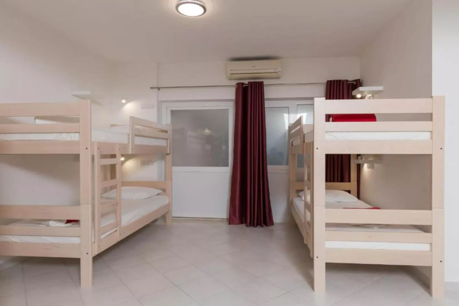 Hostel Free Bird  - Bed in Seven Bed Mixed Dormitory Room 1 (H)-Bedroom