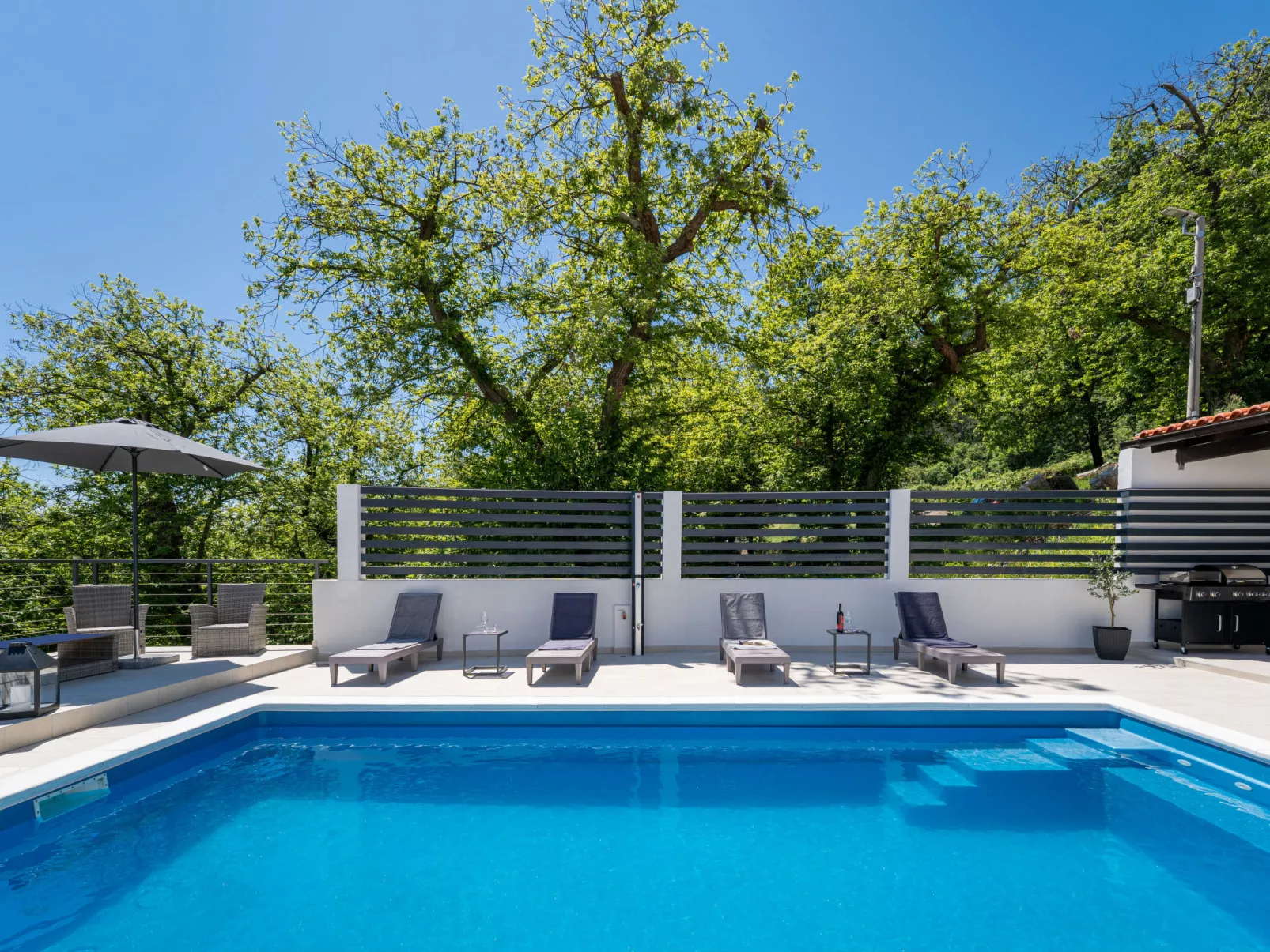 Villa Aria-Outside