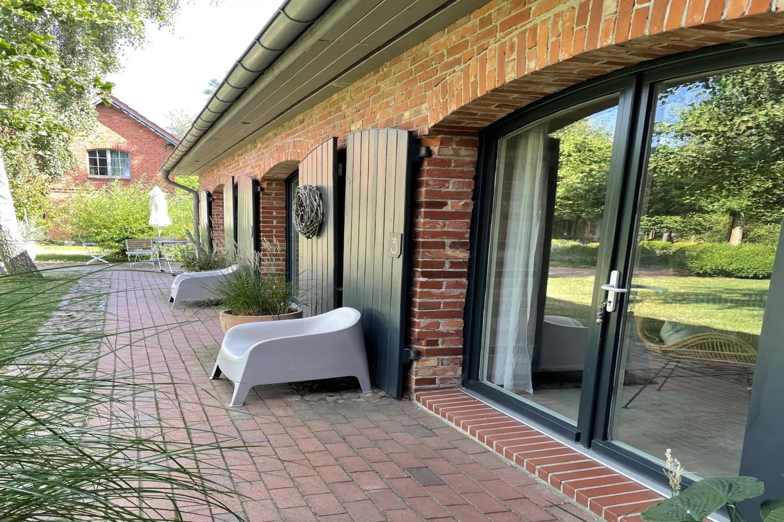 Moderne Ferienwohnung 3-Exterior summer