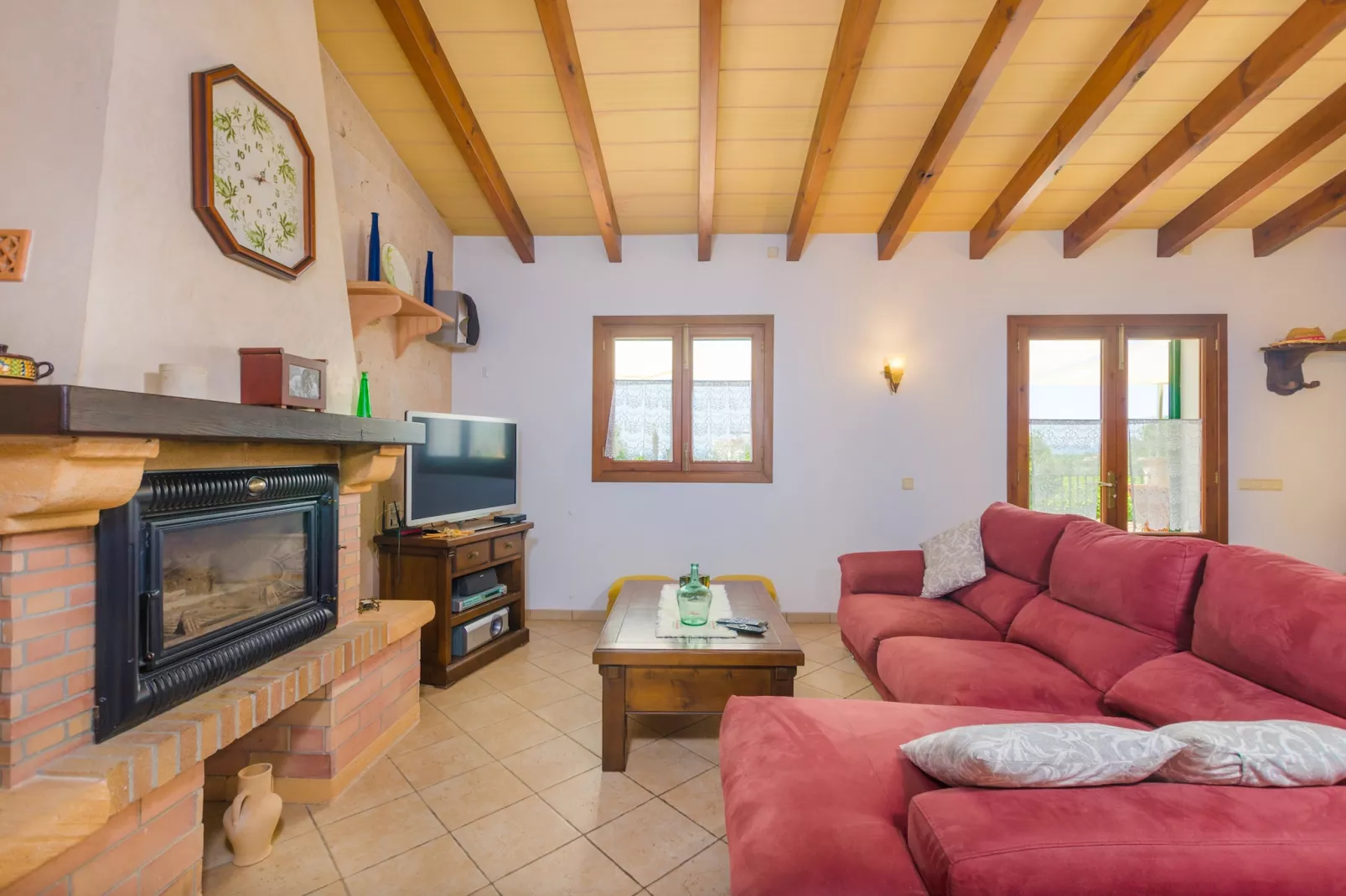 Son Frau-Living room