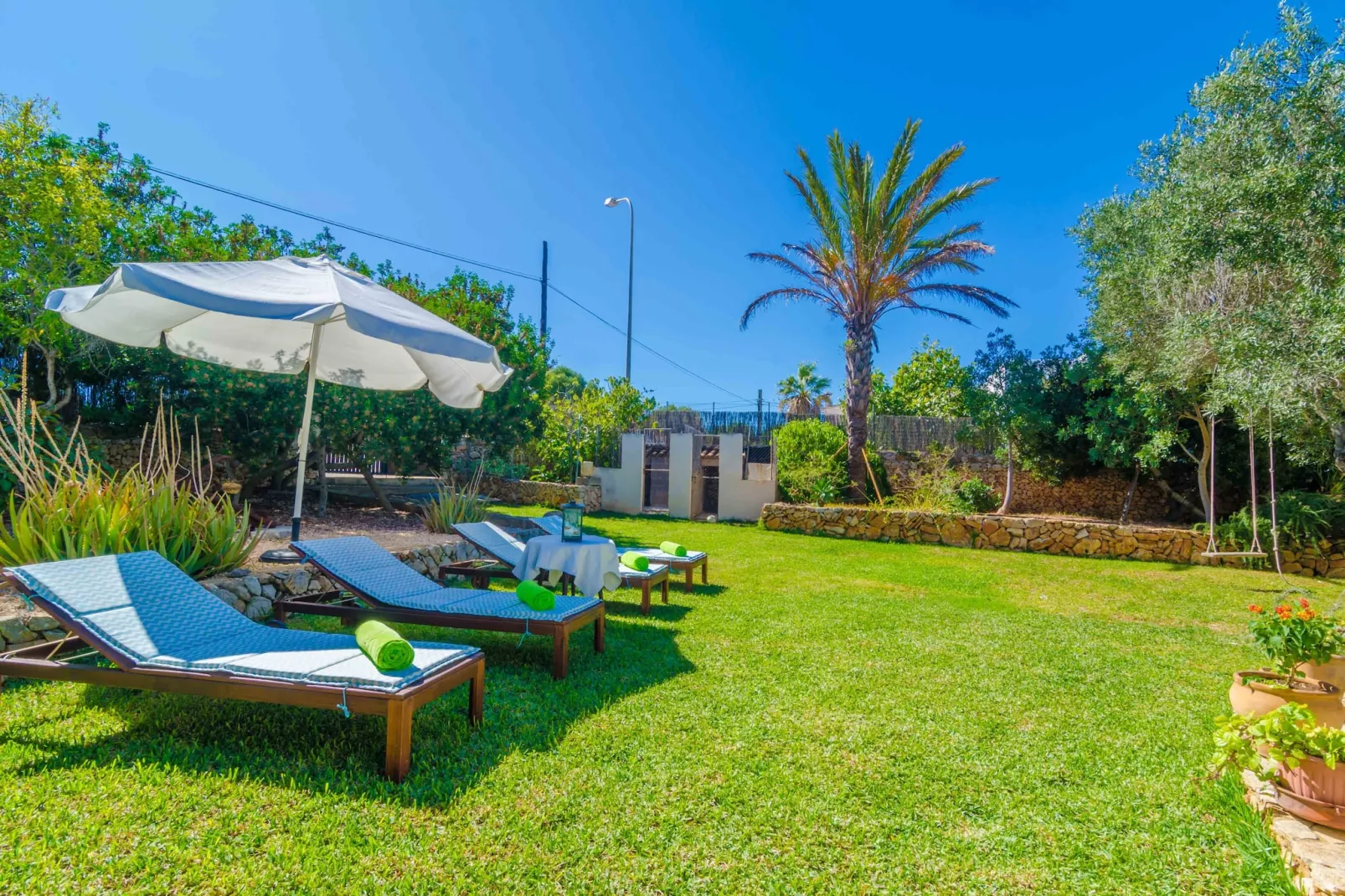 Can Boira-Gardens summer