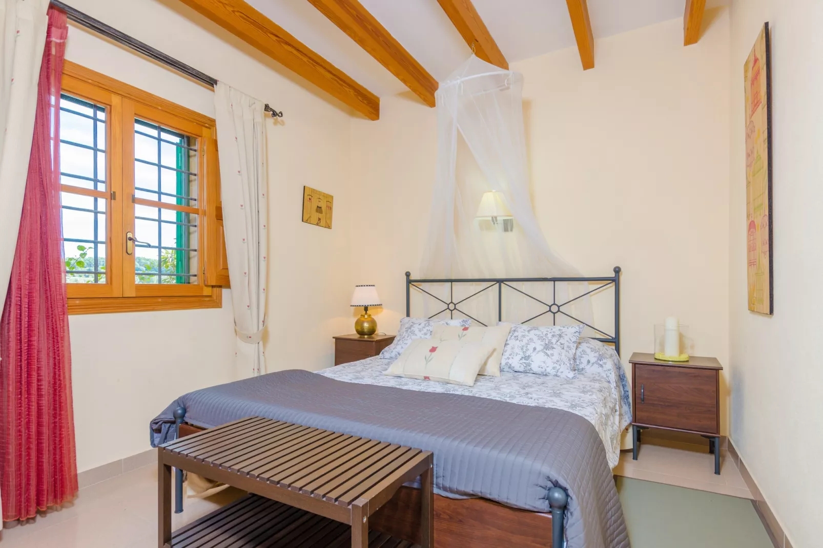 Sabor De Cas Ferrer-Bedroom