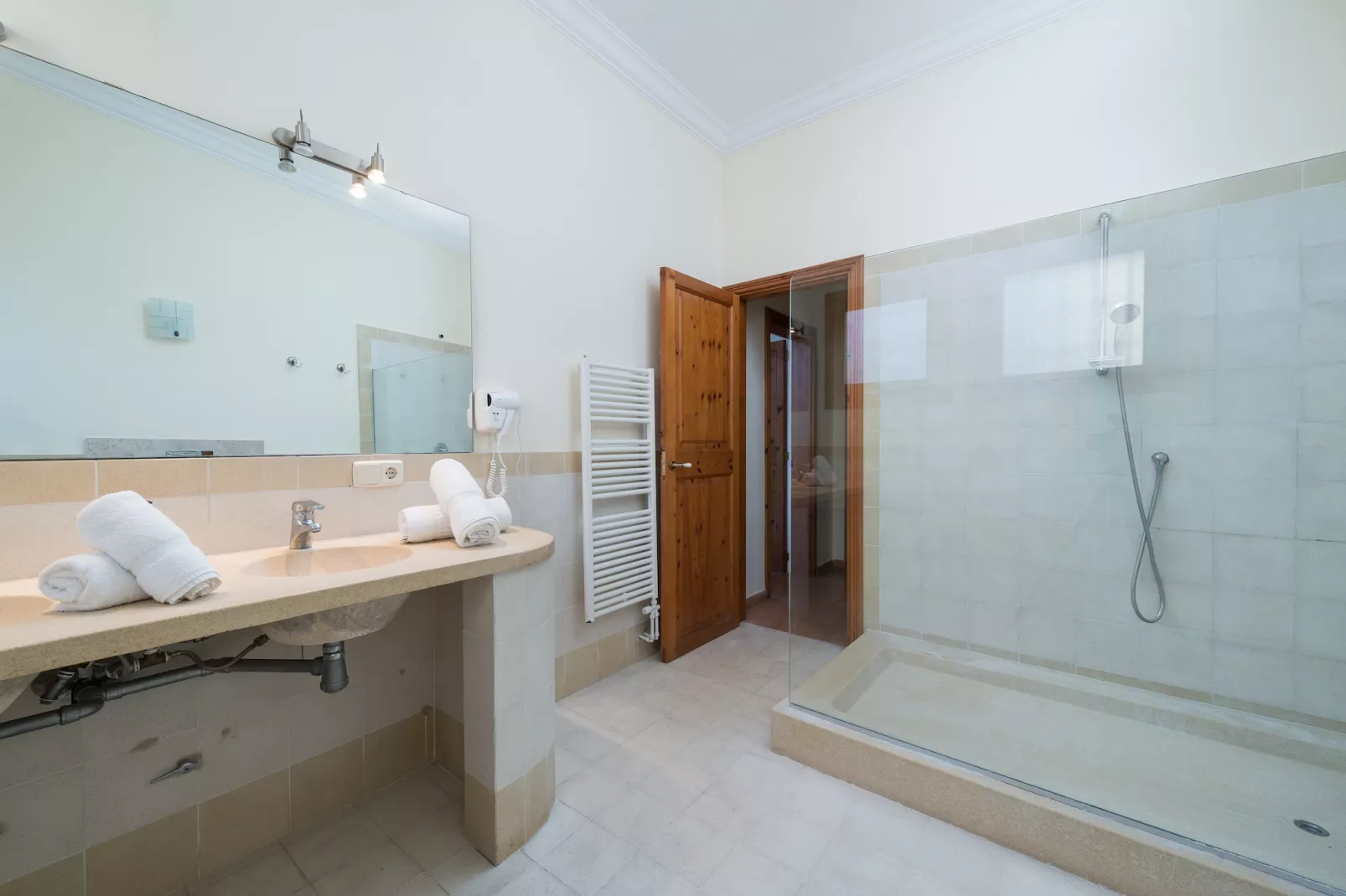 Cas Padri 6-Bathroom