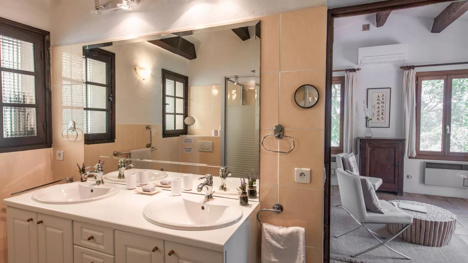 Entre les vignes-Bathroom