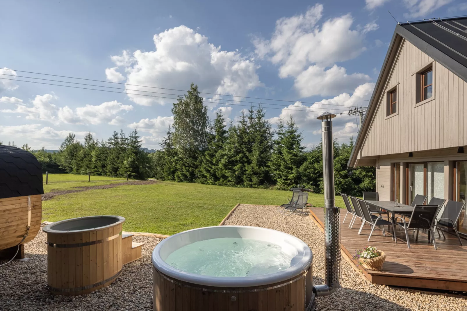 Dolni Branna KDK11210-Gardens summer