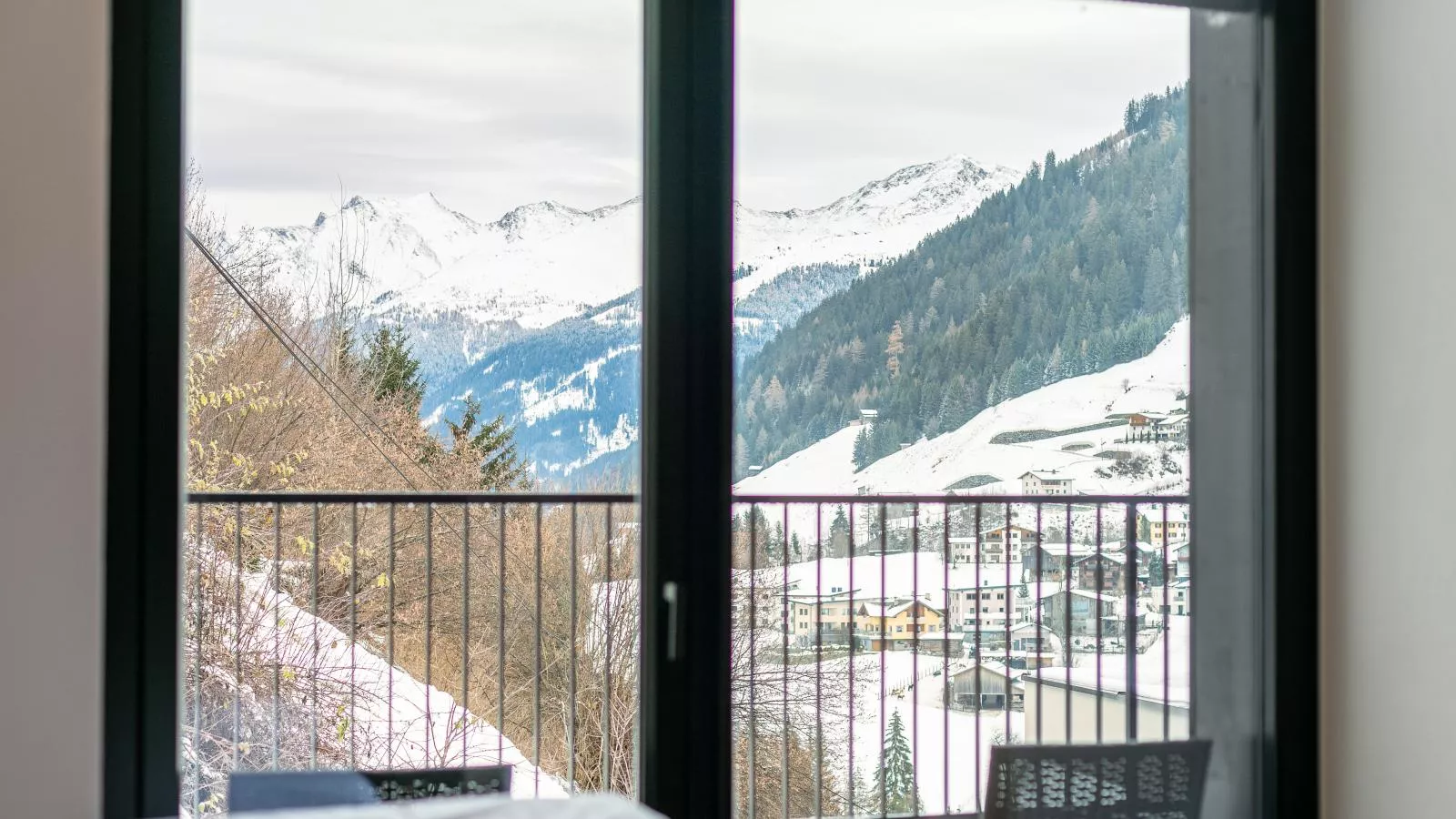 Adult Only Superior Suite-View winter