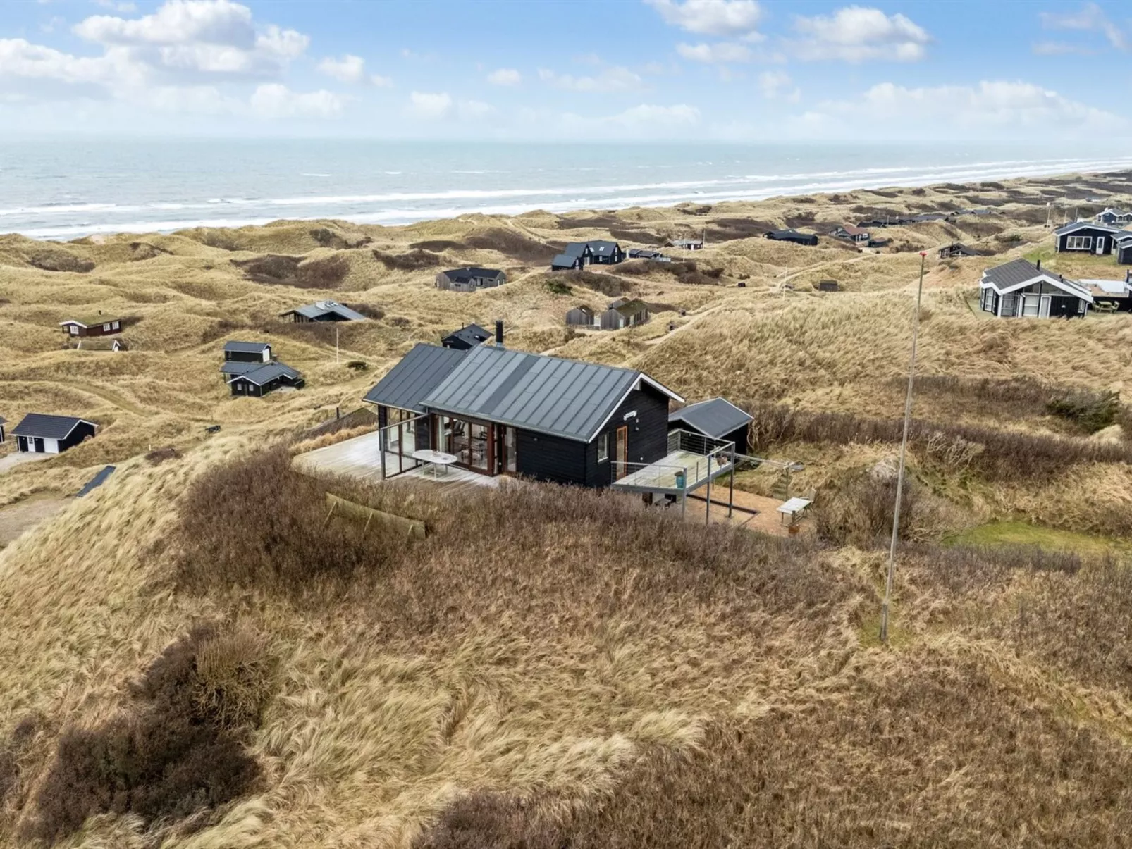 "Bjerund" - 300m from the sea-Draußen