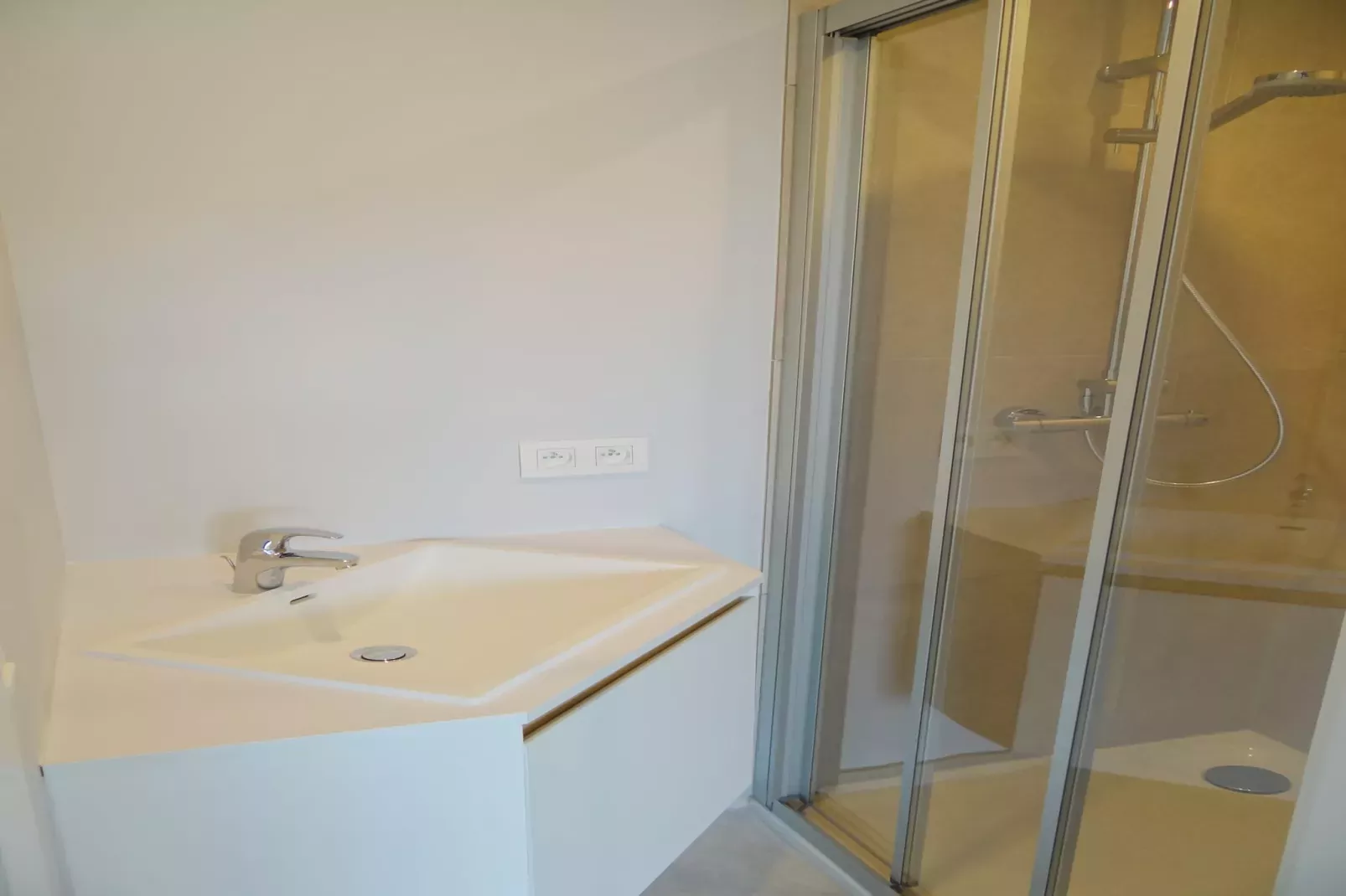 SCORPIO B 0601GAR-Bathroom