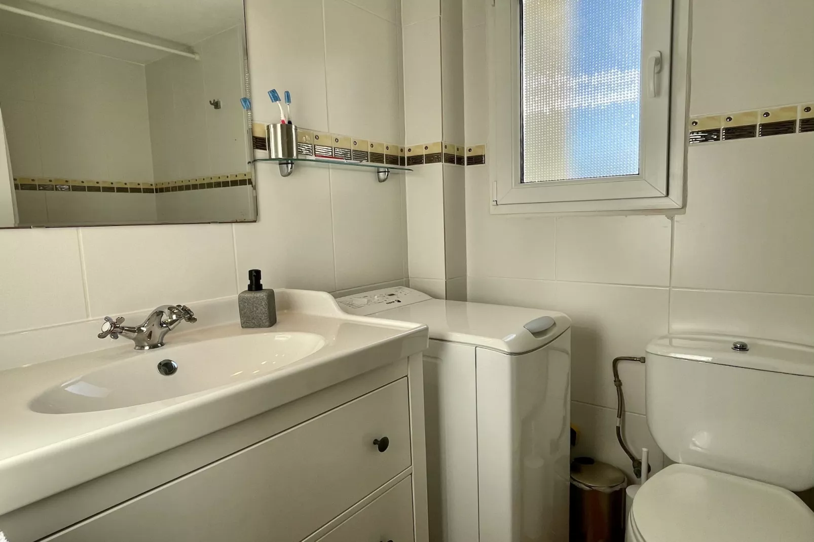 ELS AMARRES 1-1-Badezimmer