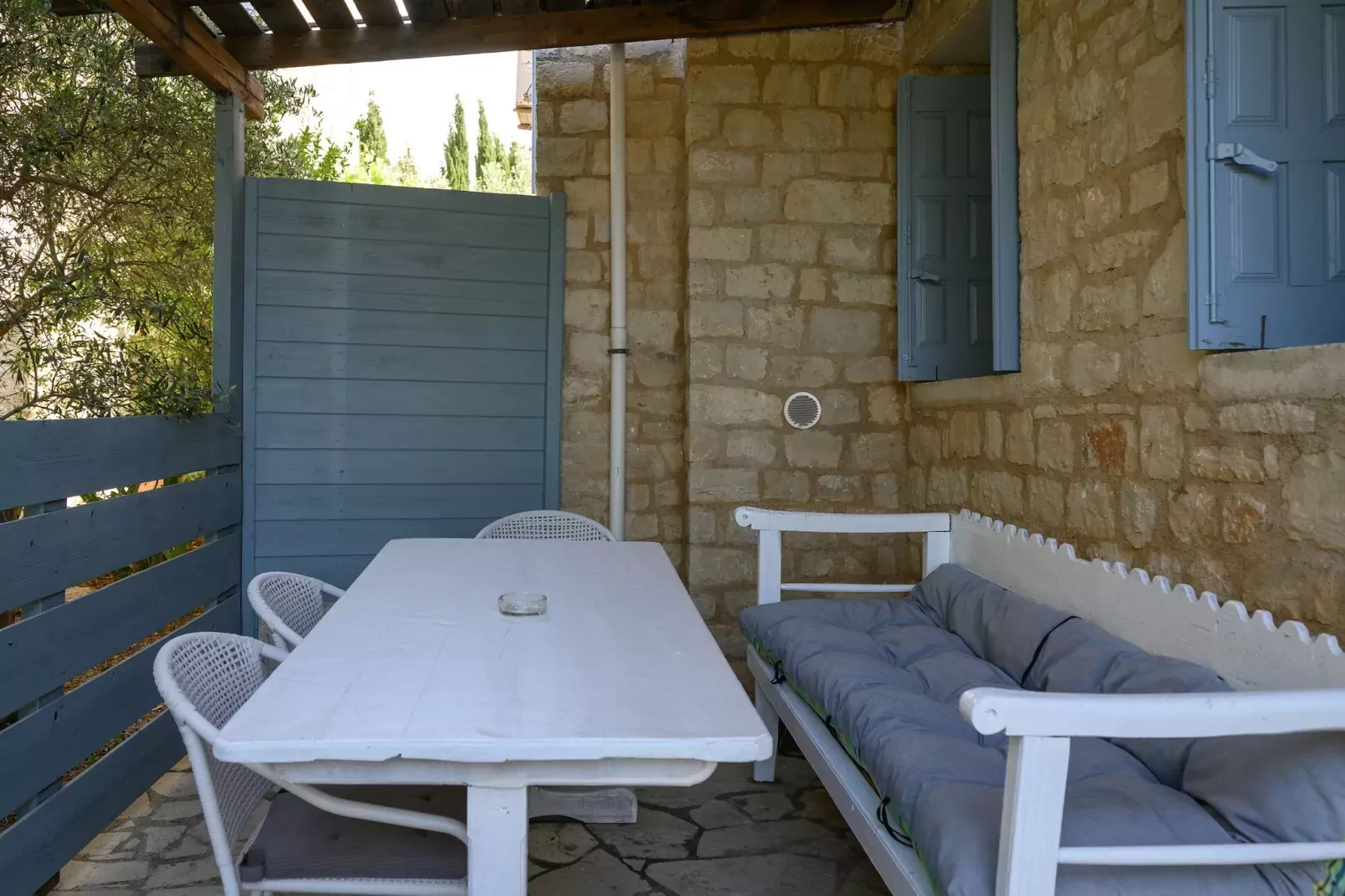 Rogalida-Outdoor