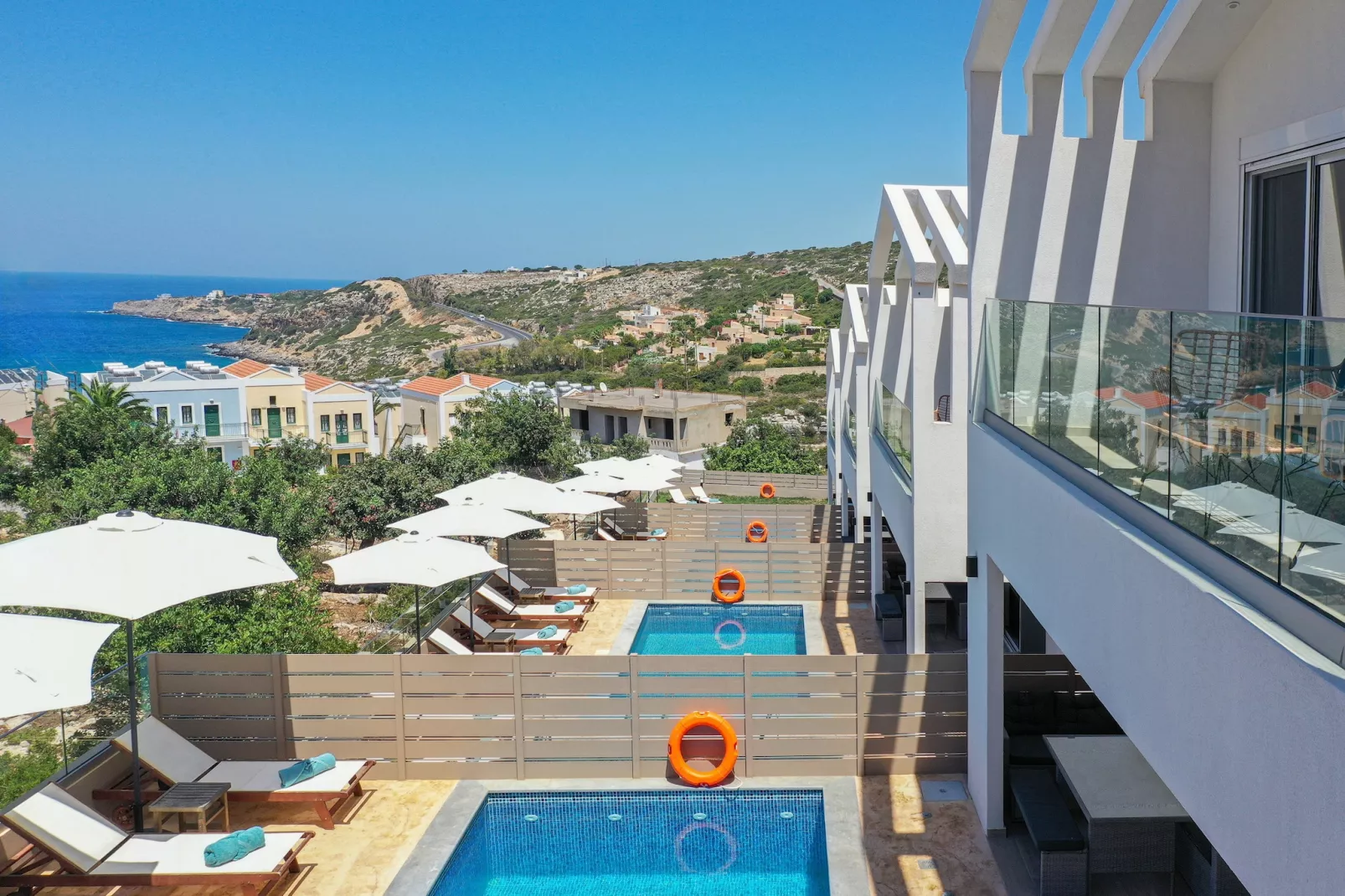 Nevelo Pearl-Terrace balcony