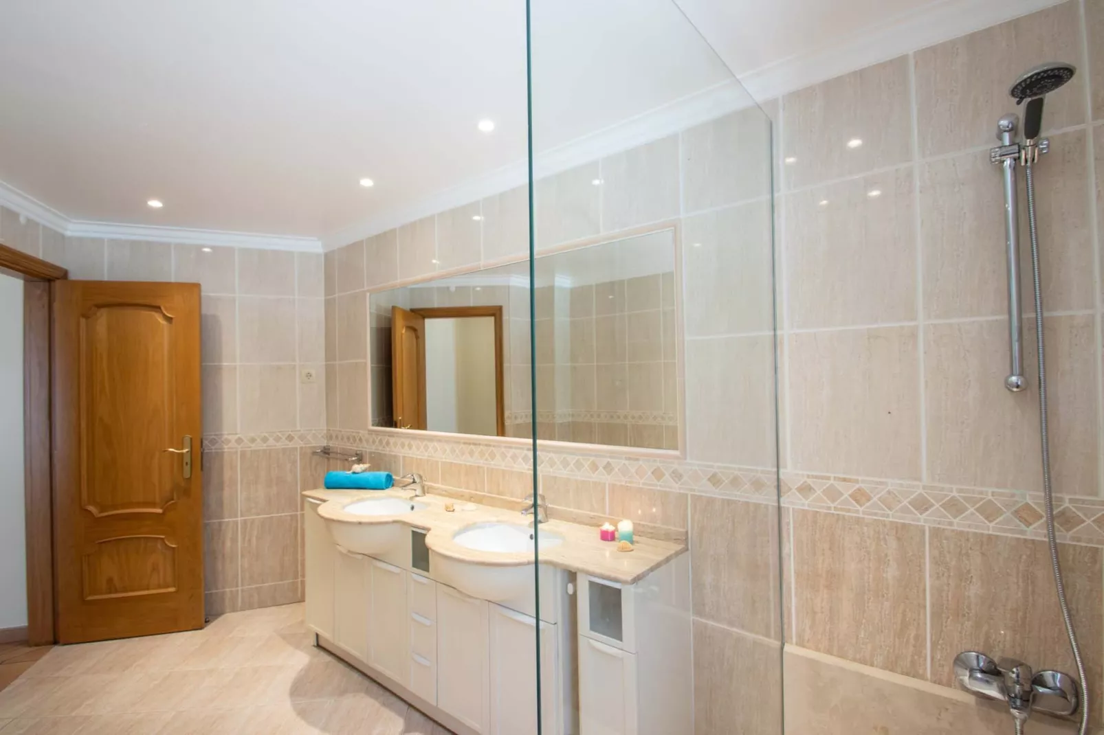 Villa Samoa-Bathroom