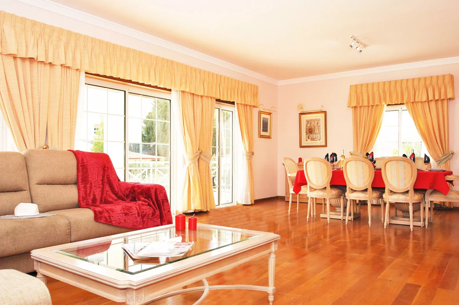Villa Nespereira-Dining room