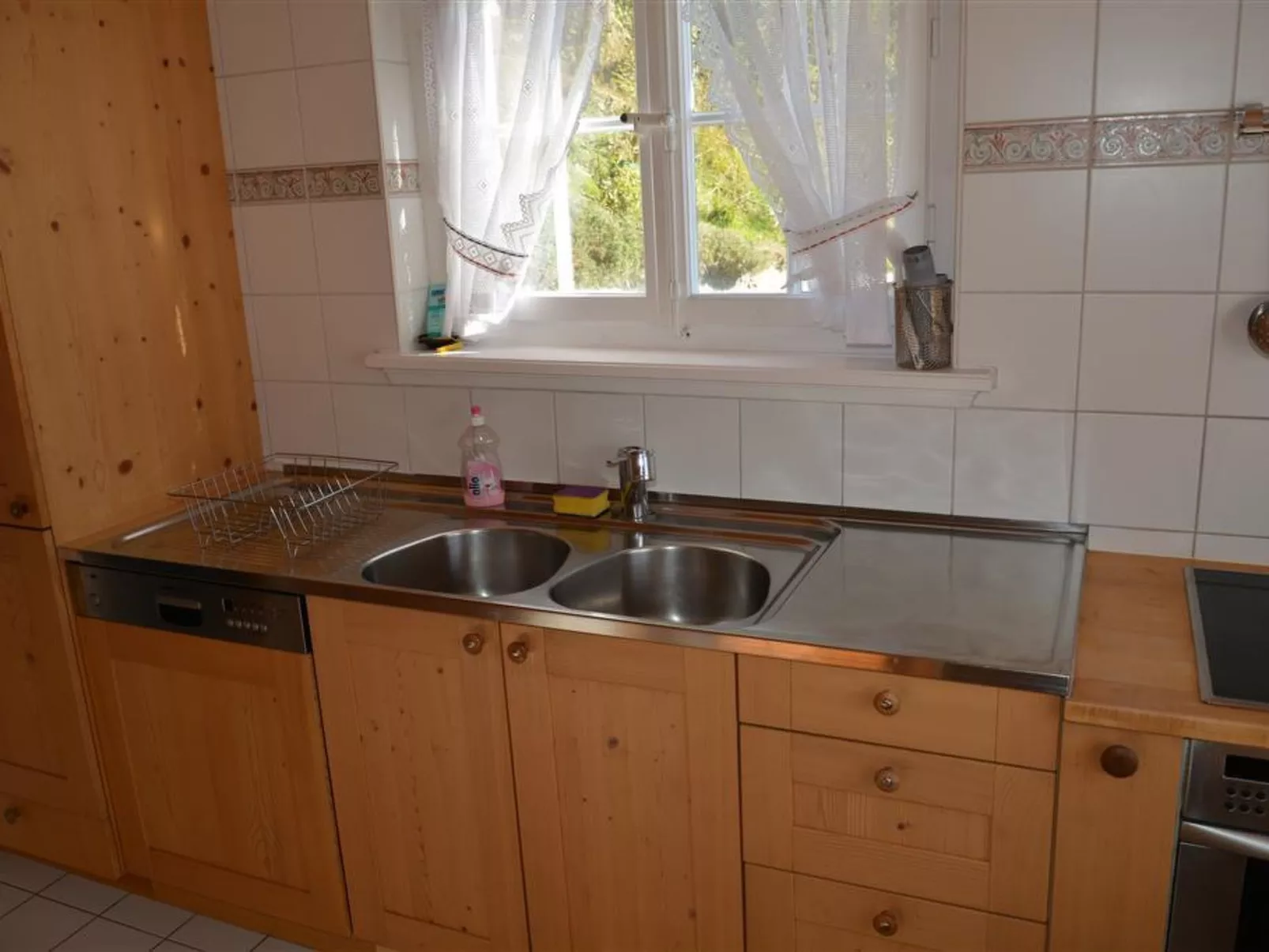 La Ruche, Chalet-Inside