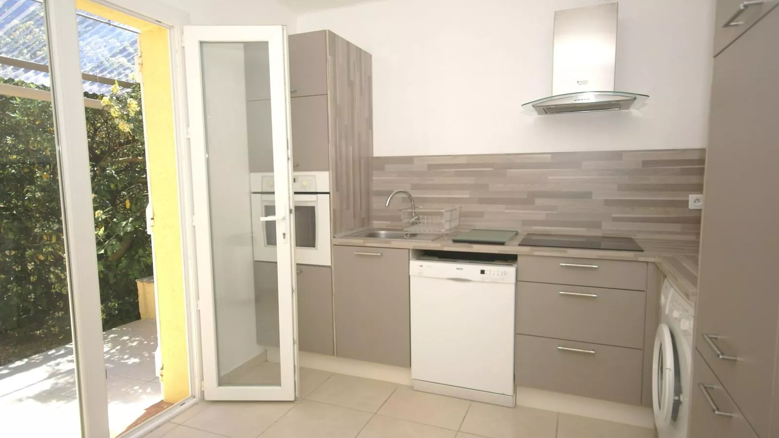 Les Romarins-Kitchen