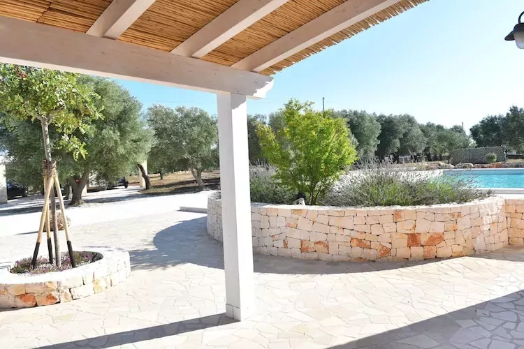 Villa Trulli dell'amore mit beheiztem Pool in Ostuni-Gardens summer