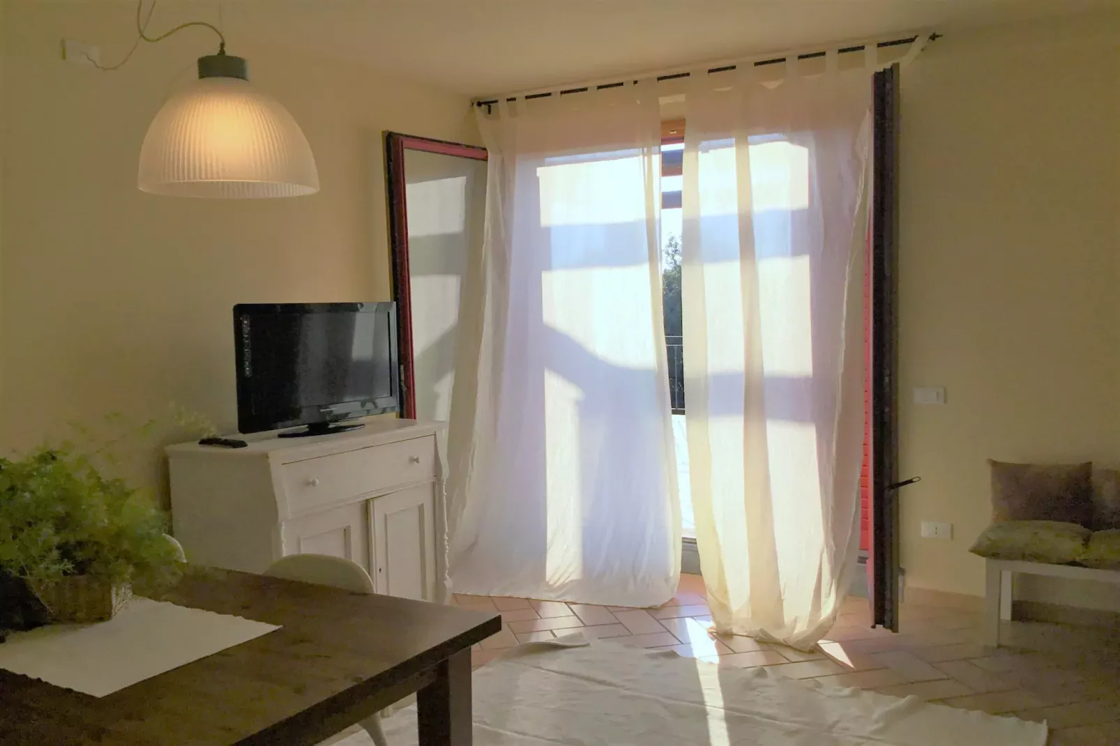 APP 8-Living room