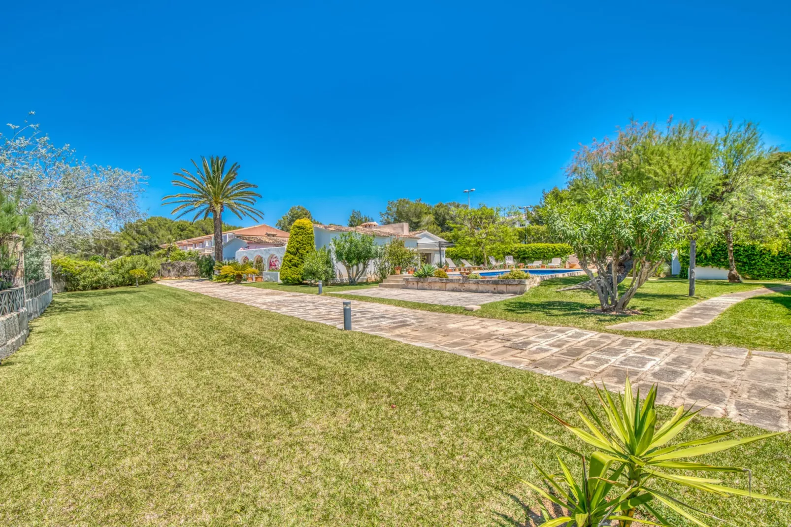 Villa Encantada-Gardens summer