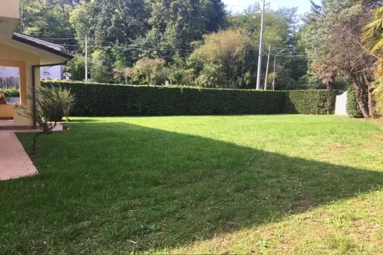 Villa Mario-Gärten Sommer