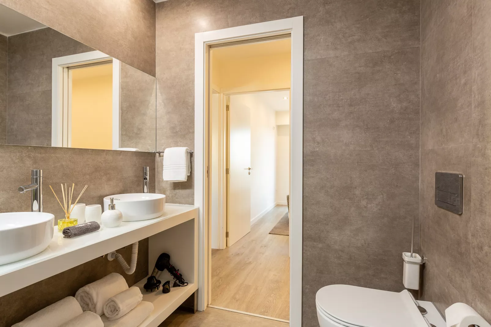 YOUROPO - Central-Badezimmer