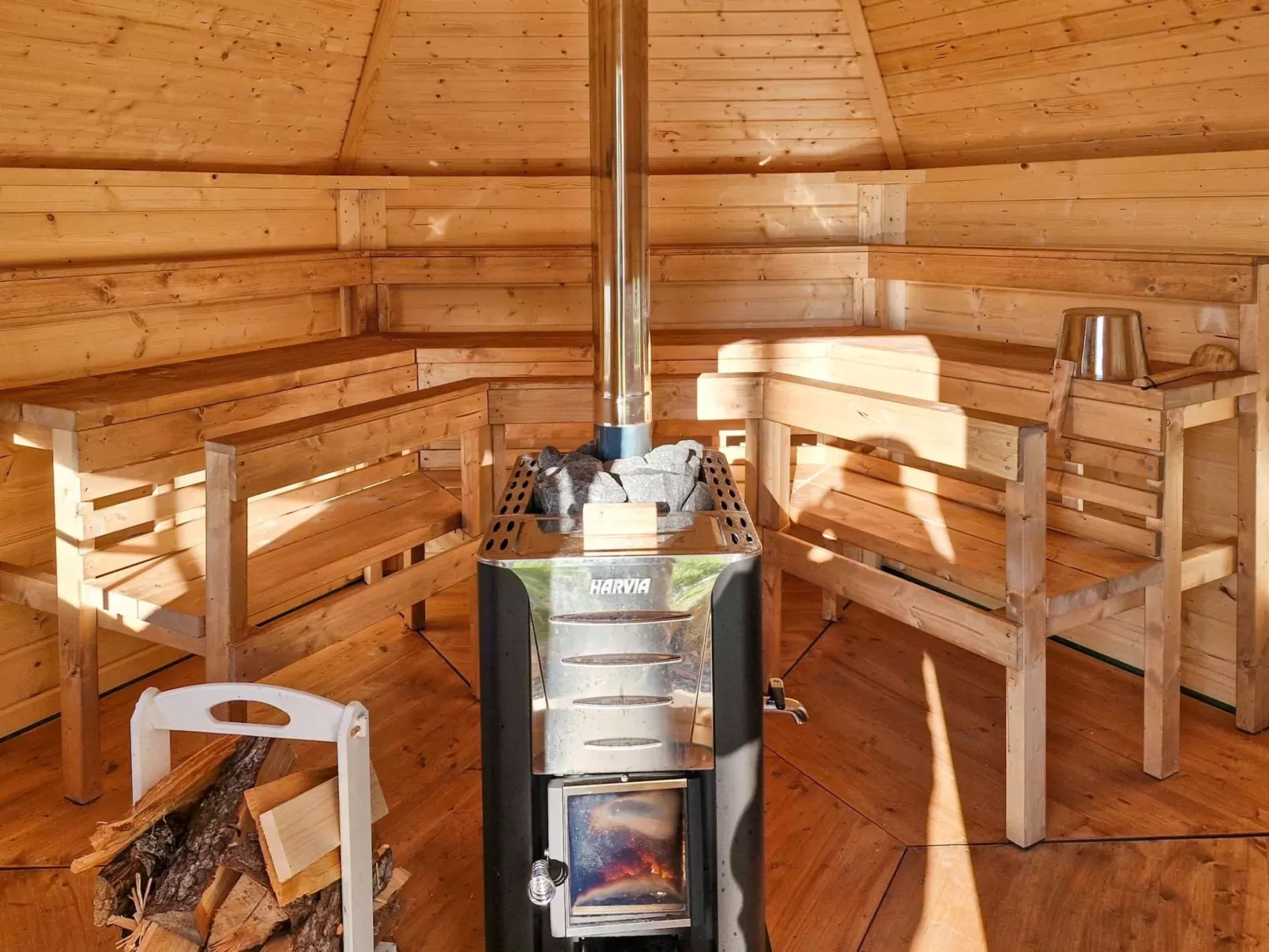 Metsäpirtti-Inside