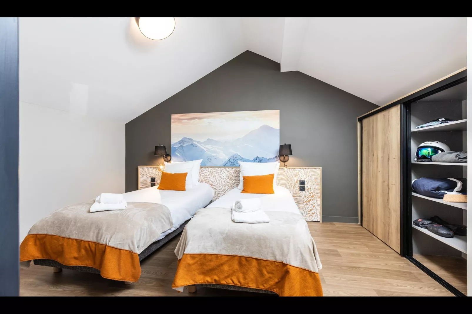 RISOUL_10PM-Bedroom