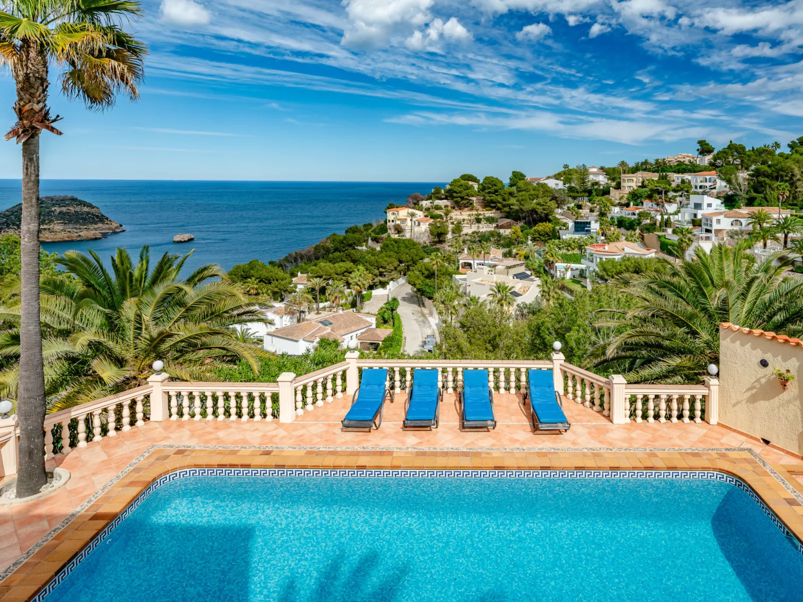 Castillo al Mar-Outside