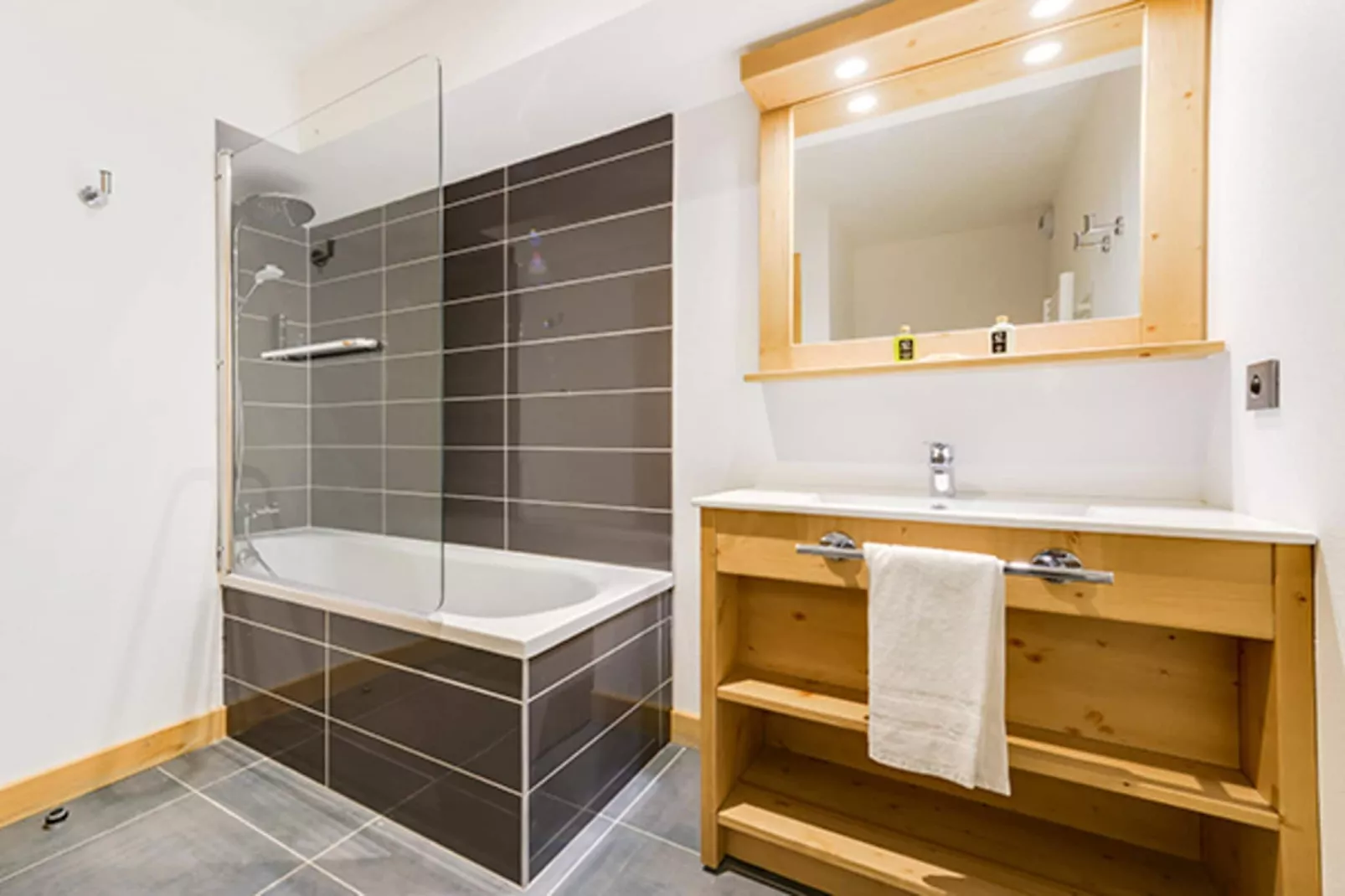 COMBLOUX Les Fermes du Mont Blanc-A48S-Bathroom