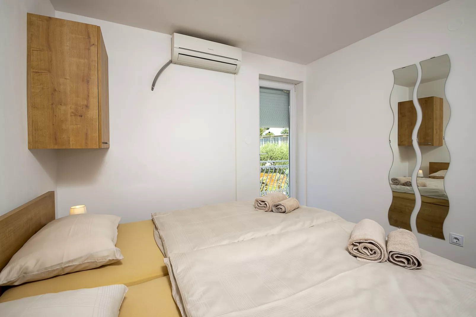Villa Susanne with Private Pool-Schlafzimmer
