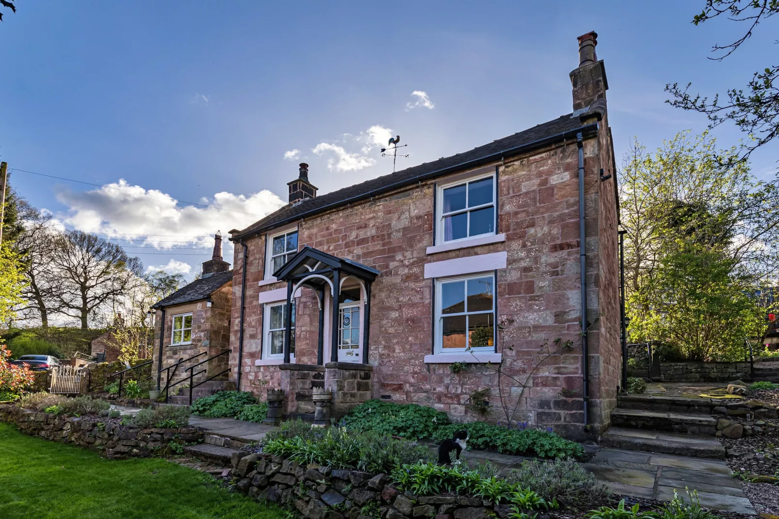Spring Cottage-Outdoor