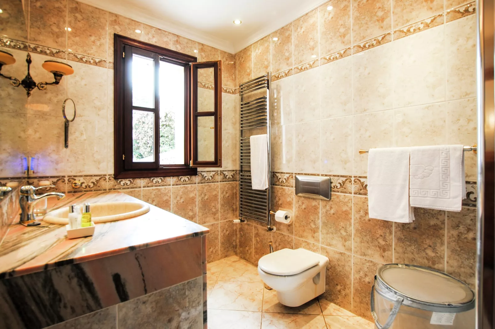 Wundeschönes & Nachhaltiges Casa Cap Vermell-Badezimmer