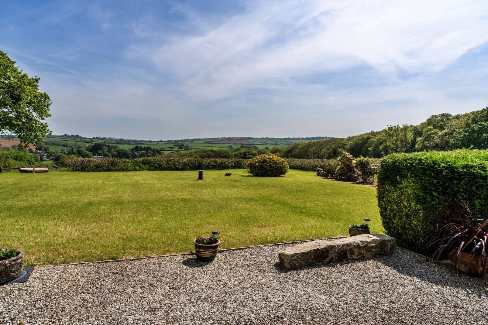 Cutkieve Farm Cottage-Gardens summer