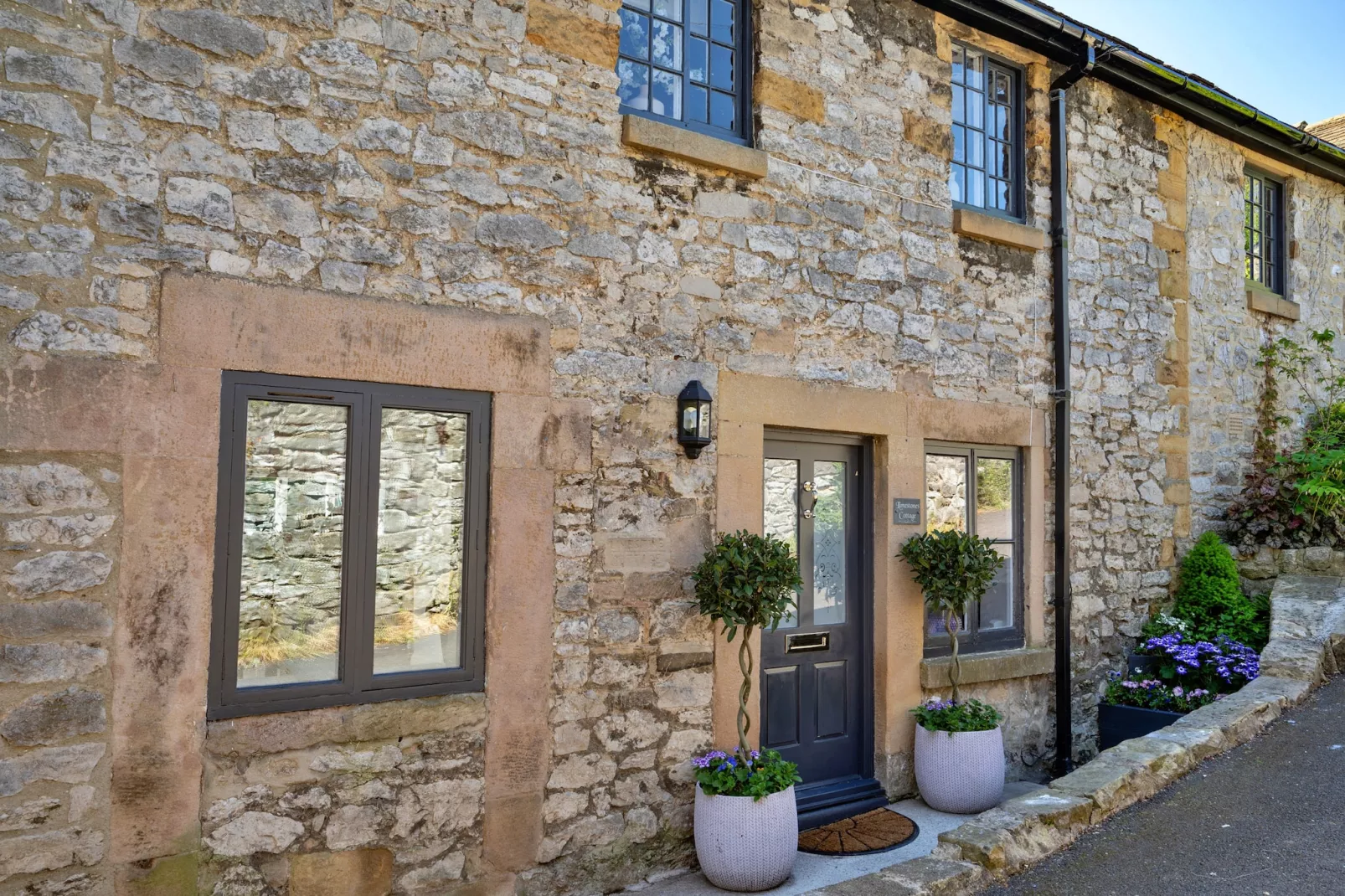 Sisu Bakewell, Limestones Cottage-Extérieur