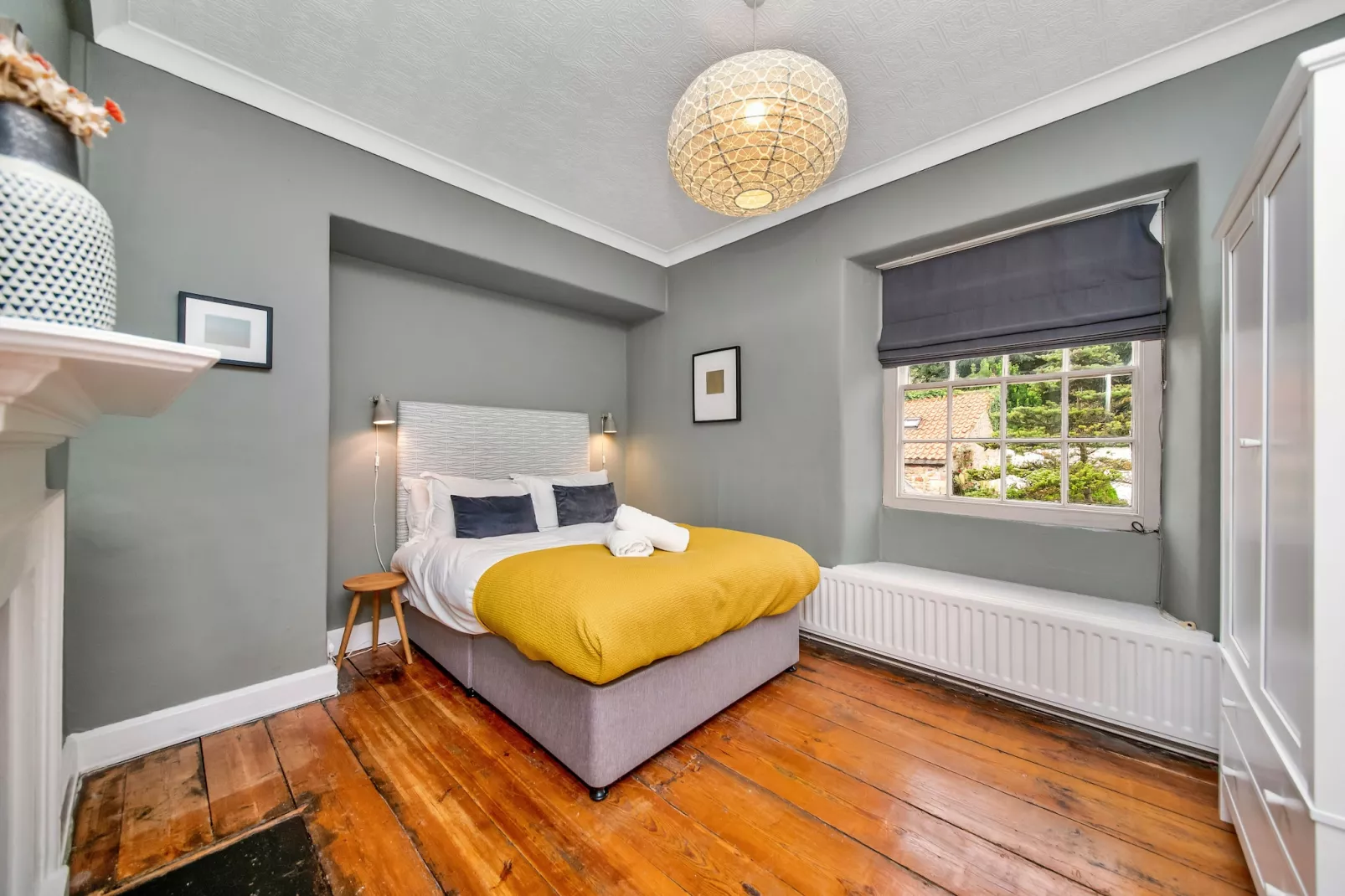 Low Green Cottage-Bedroom