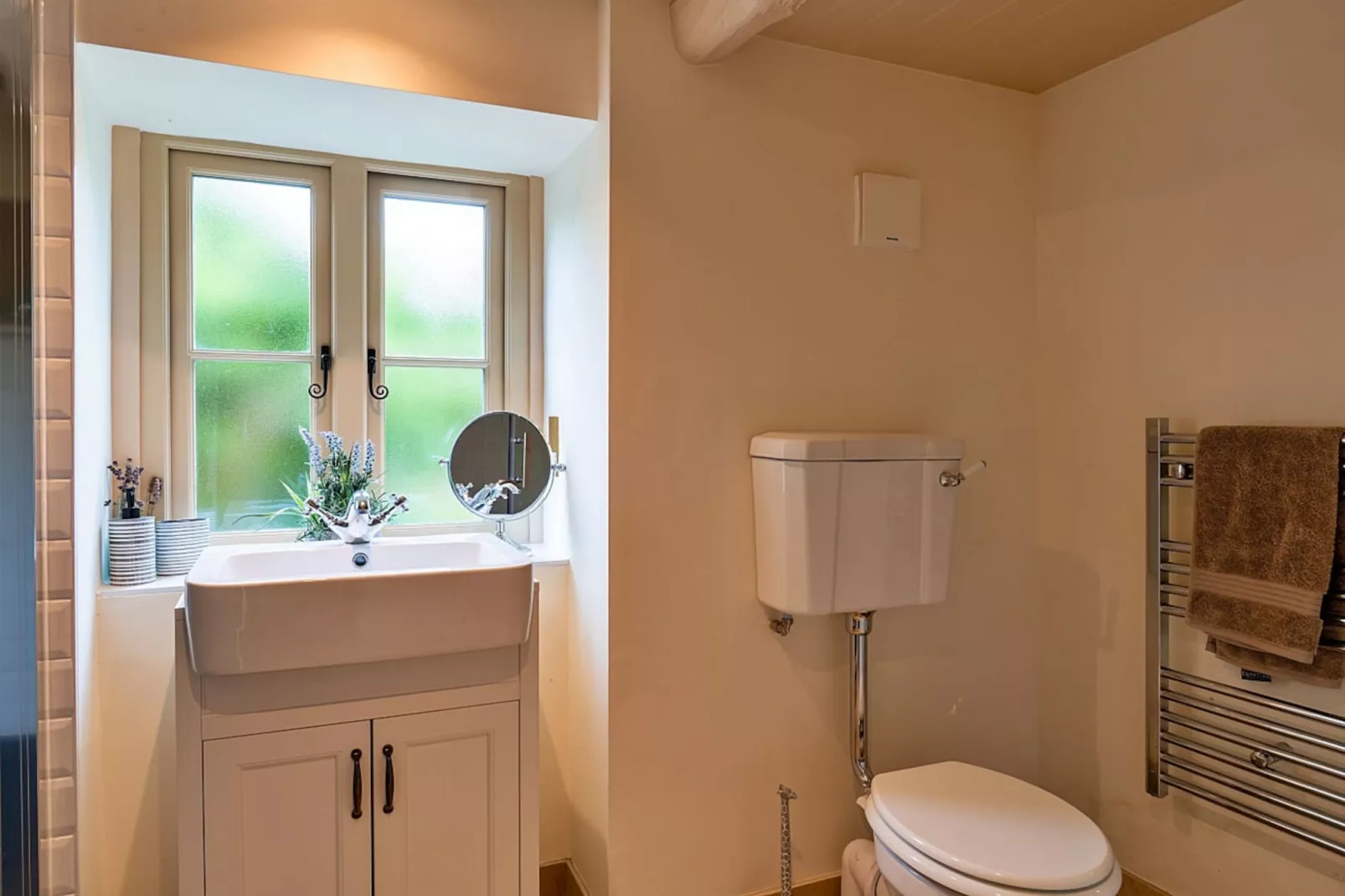 The Thatch at Winterborne Houghton-Bathroom