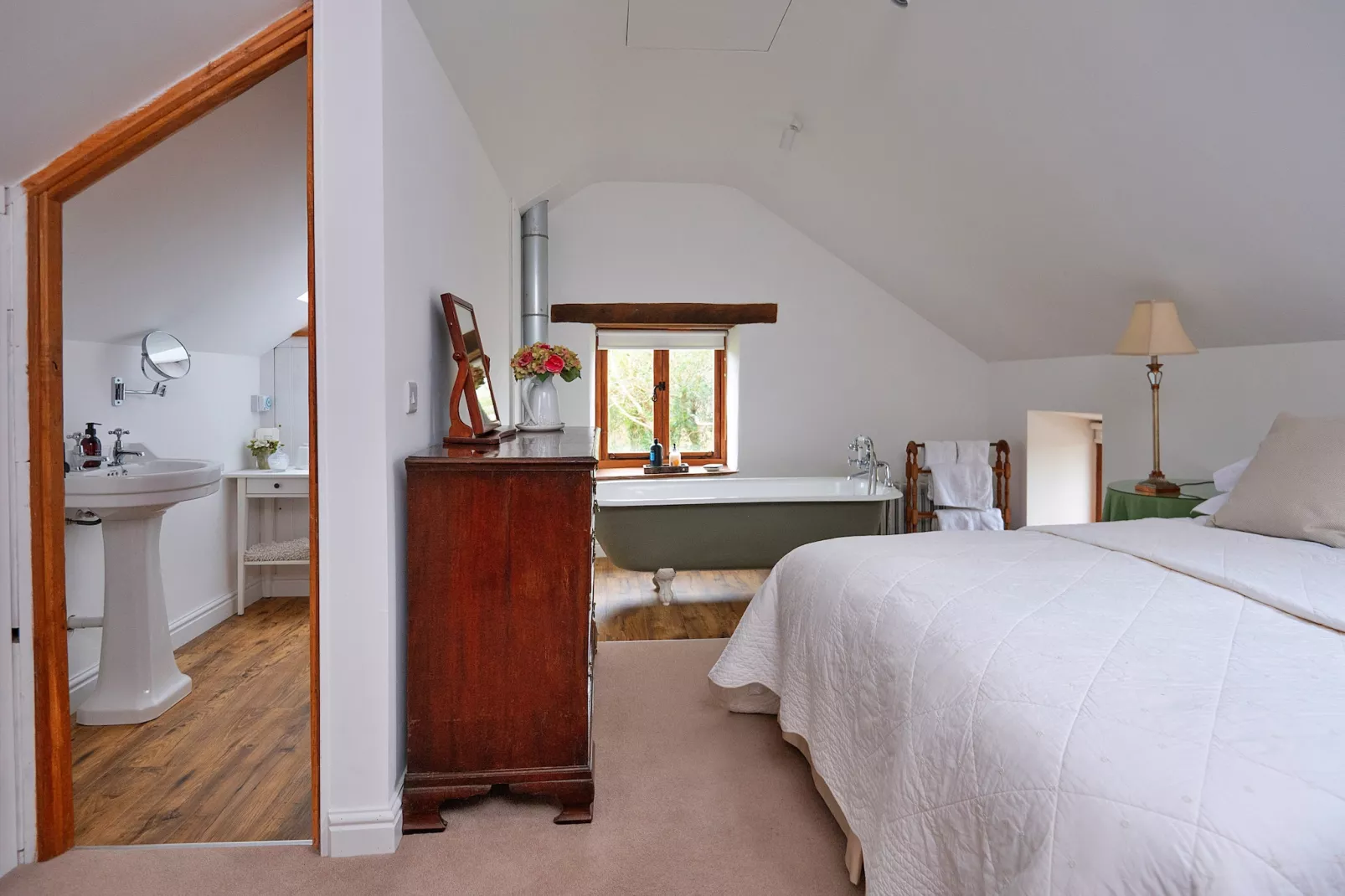The Barn at Tyddyn-y- Felin-Bathroom