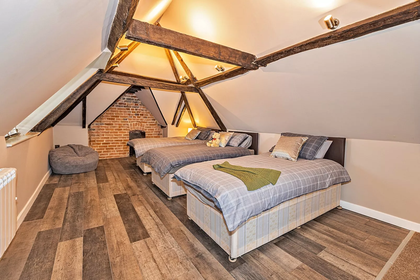Ttich Manor Retreat-Bedroom
