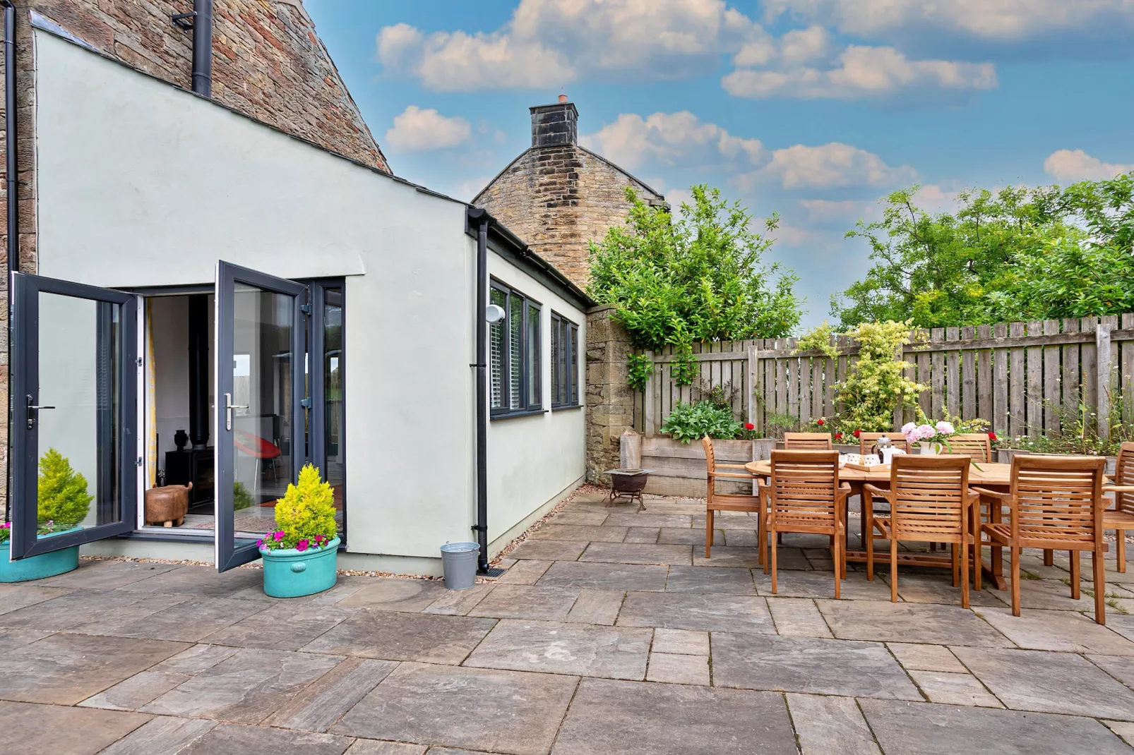 Quarry Lodge-Terrace balcony