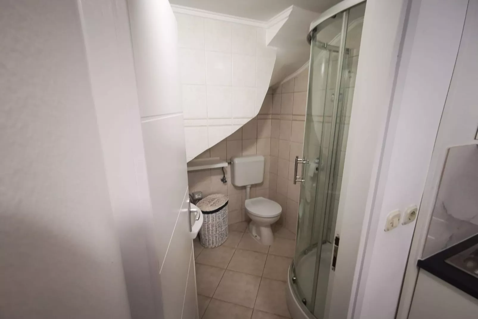 Sea View Holiday Home Umag - Three Bedroom Holiday Home-Bathroom