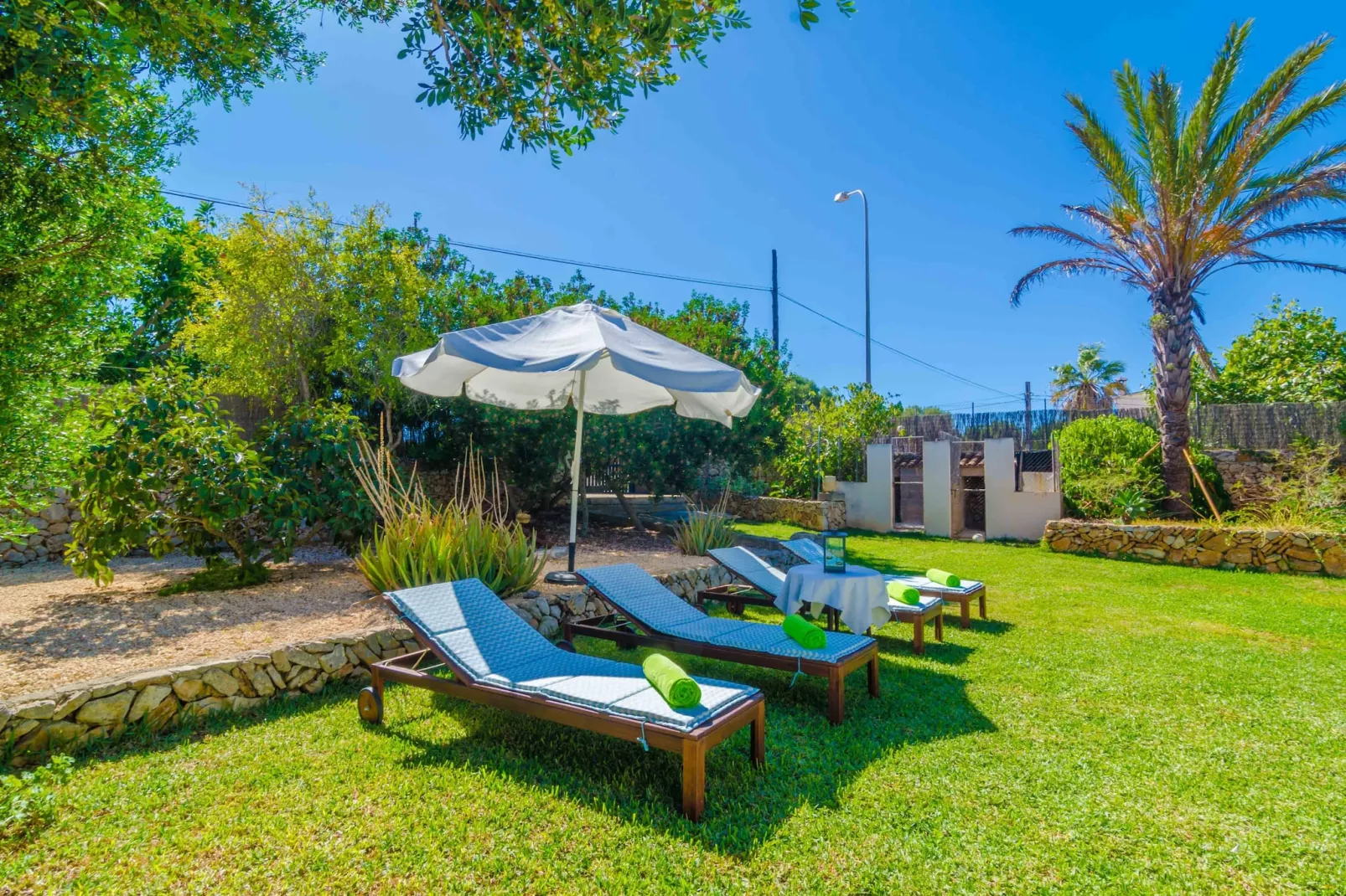 Can Boira-Gardens summer