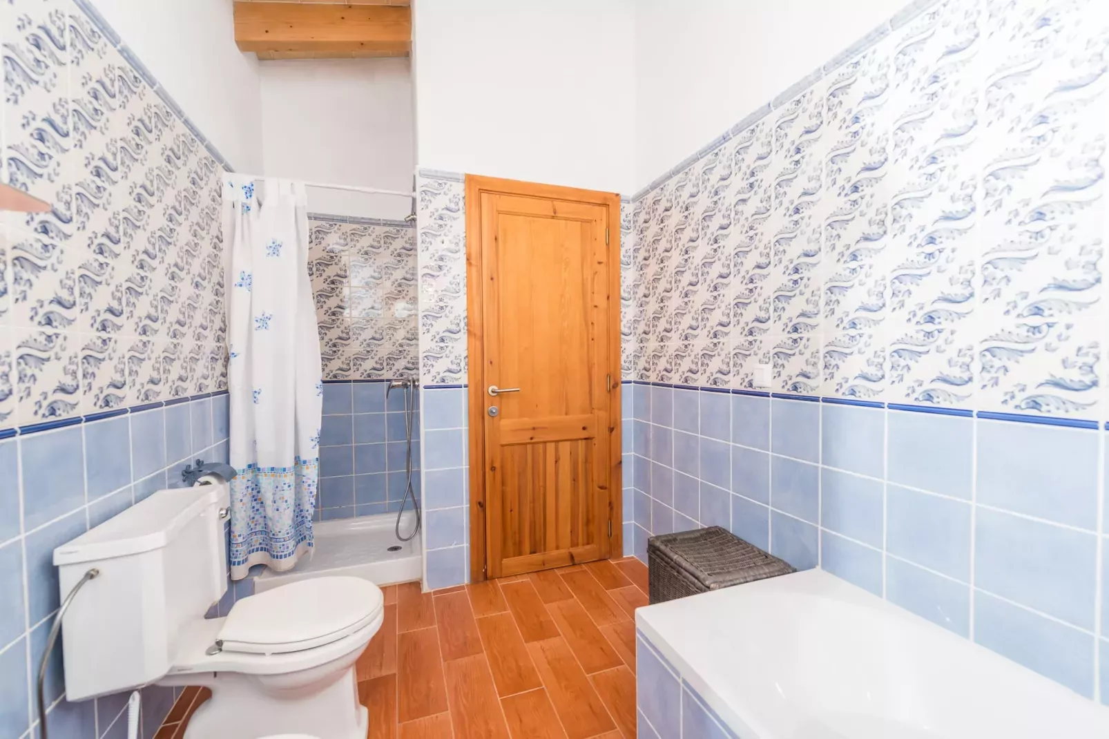 Can Canals-Bathroom