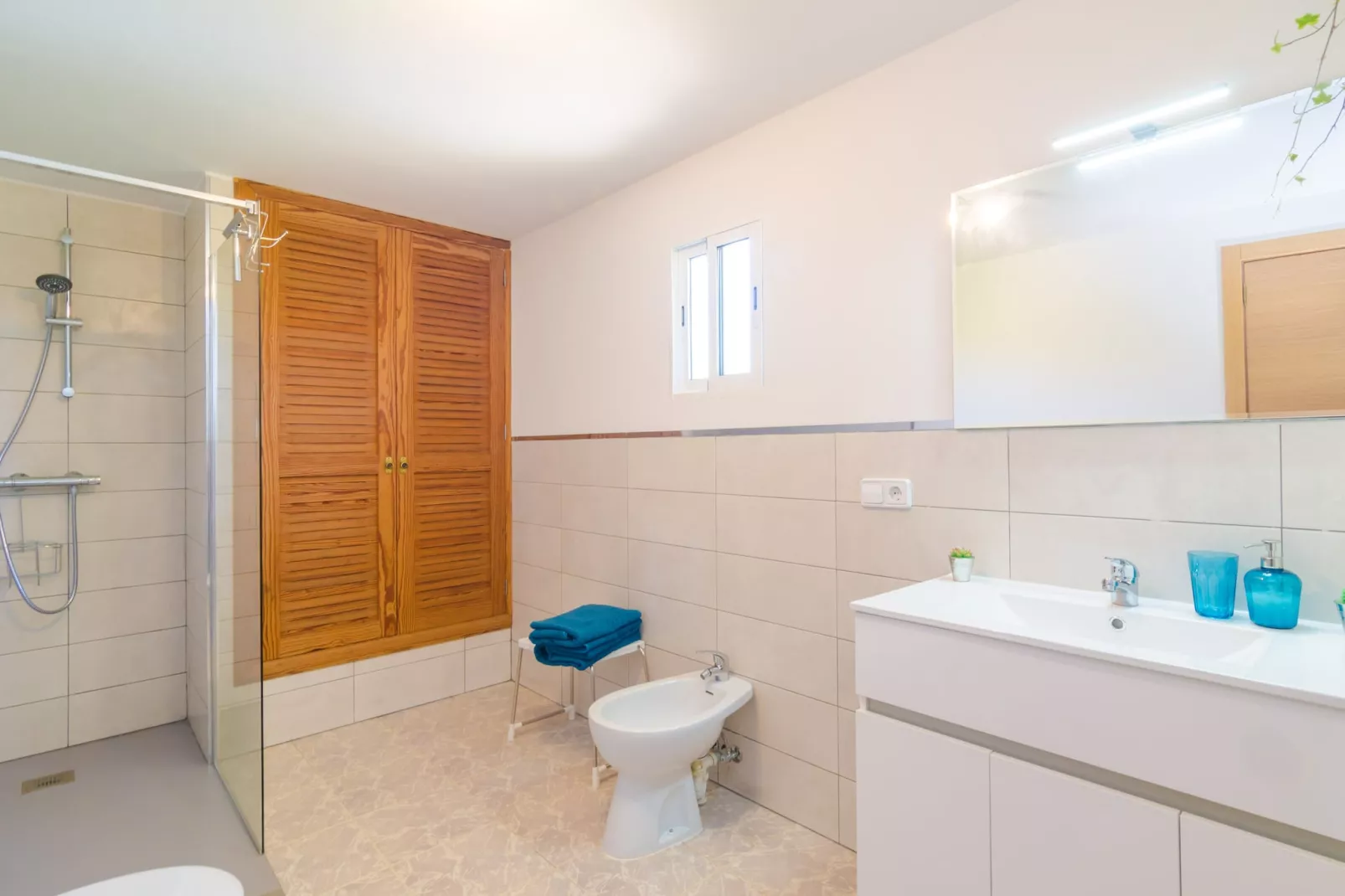 Es Pont Den Teulari Nou-Bathroom