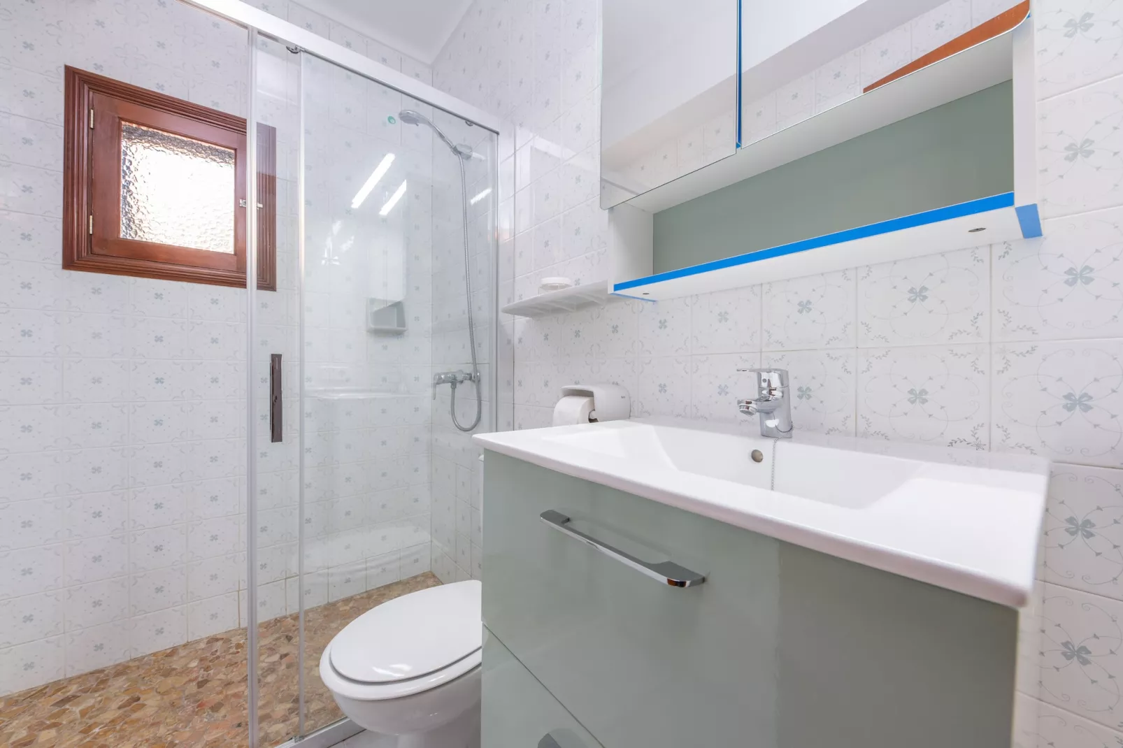Calamari-Bathroom