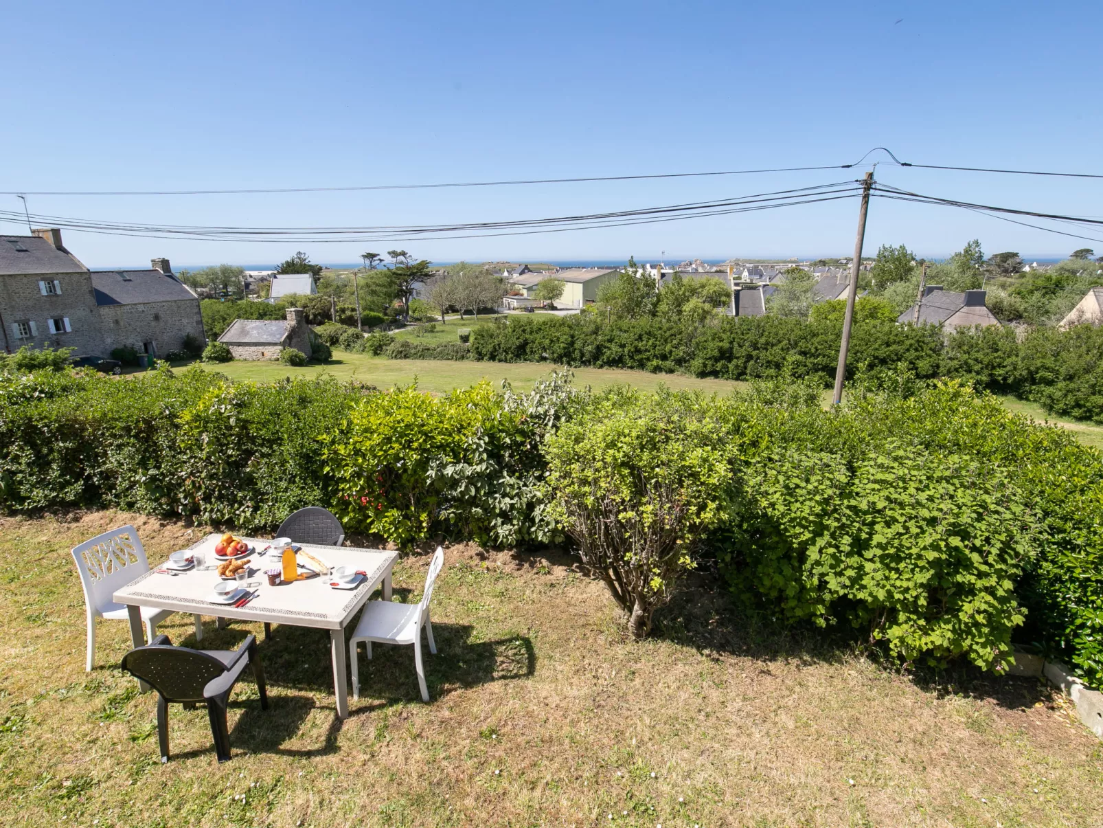 La Grande Roche (POD101)-Outside