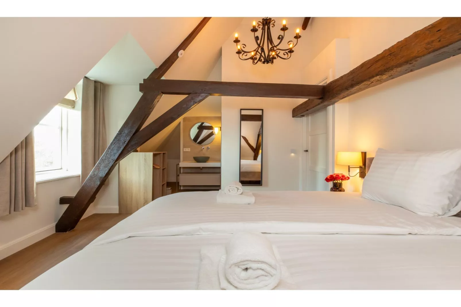 Vakantiehuis 'Boerderij Molenhof' - Stationsweg 5  Heinkenszand-Bedroom