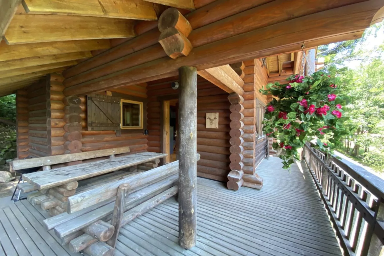 LE GRAND CERF  Chalet en rondins avec SPA Jacuzzi-Außenbereich
