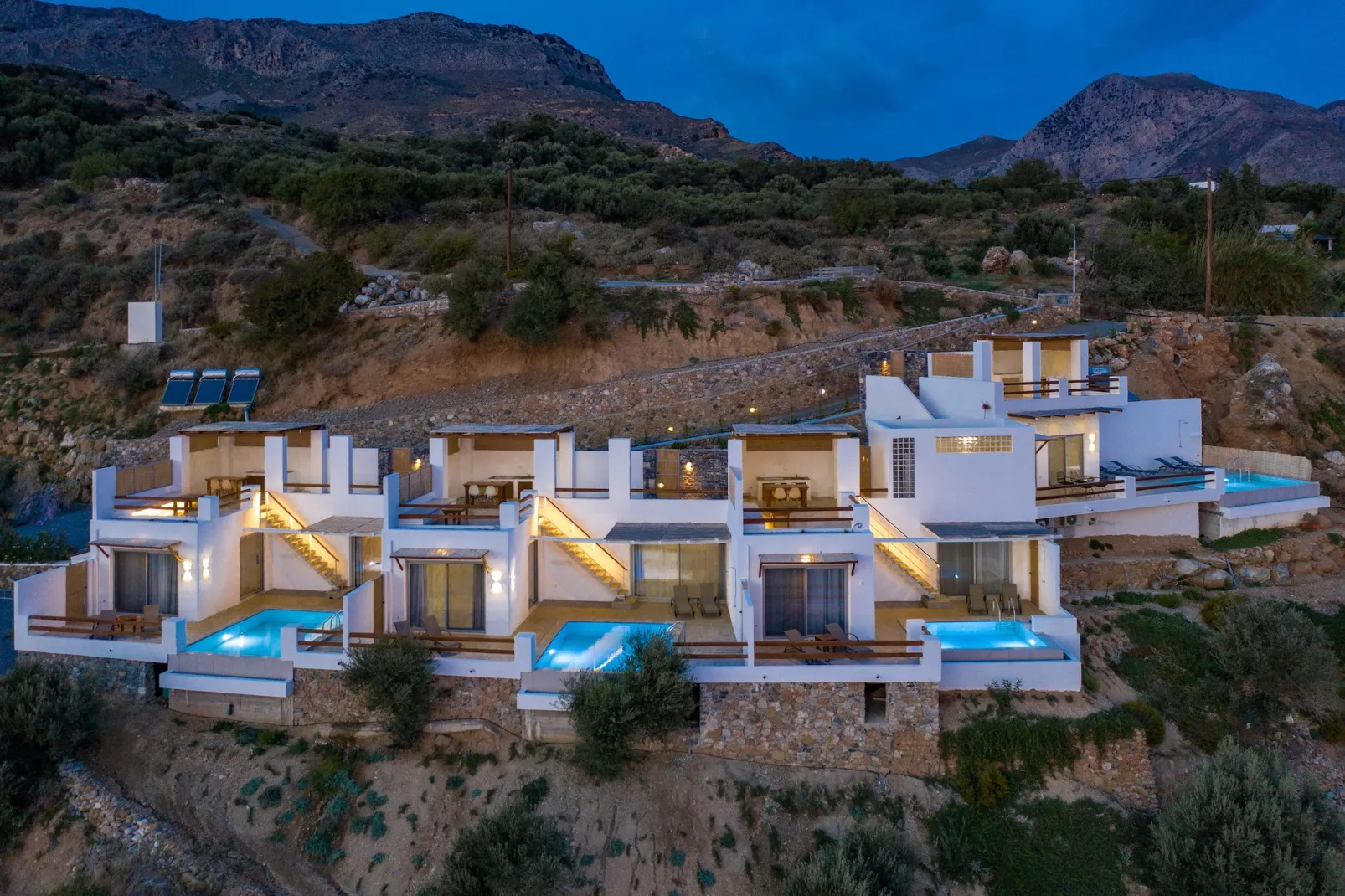 Pyrgos Exclusive 3-Outdoor