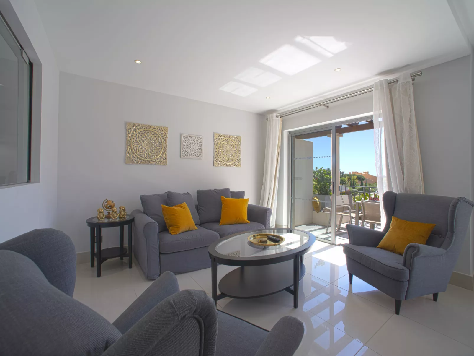 Pine Hills Ambar-Inside